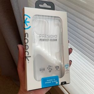 Speck Presidio Perfect Clear IPhone 12/12 PRO case